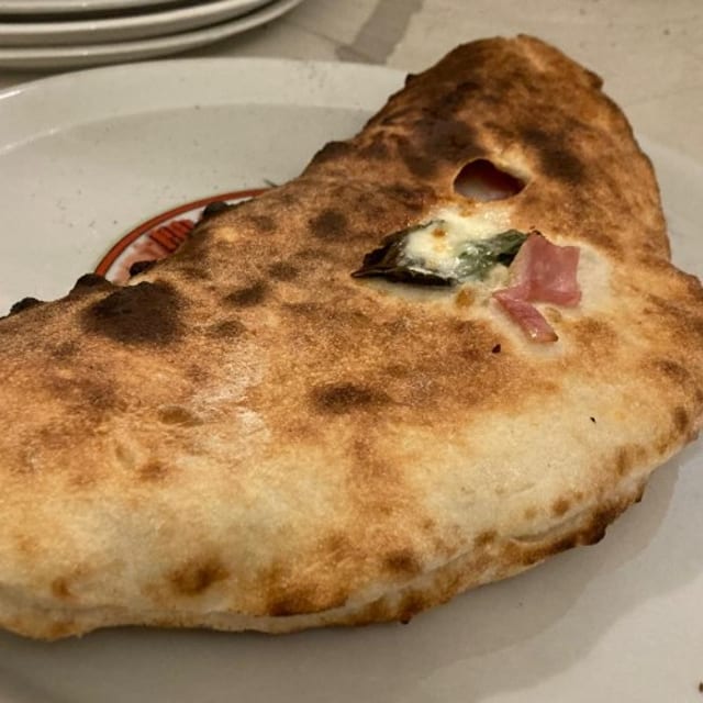 Panna Calzone.